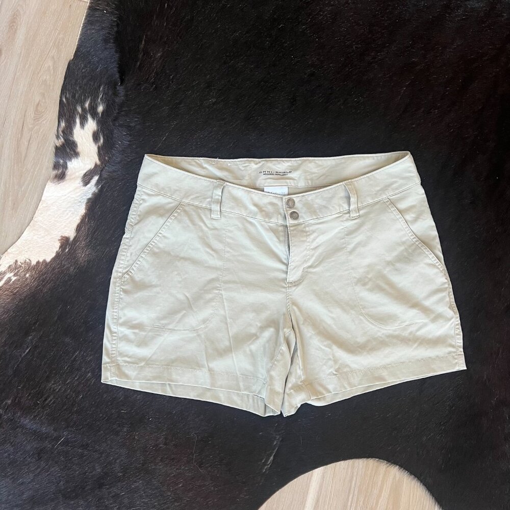 Columbia Women's Saturday Trail Short Sz 14